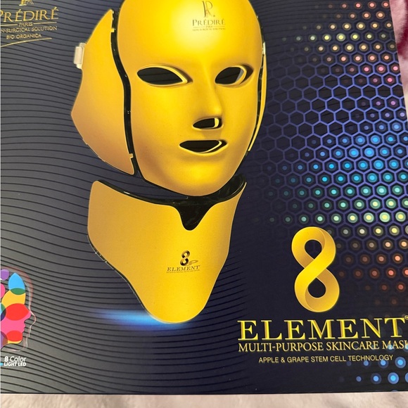 Predire Gold LED Facial Mask - Picture 3 of 6